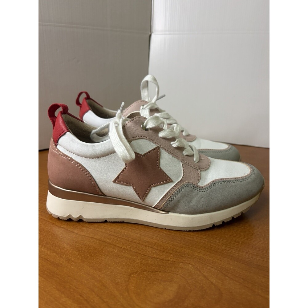 Good Company Shoes Women’s 6 Samantha Multicolored Star Sneakers
